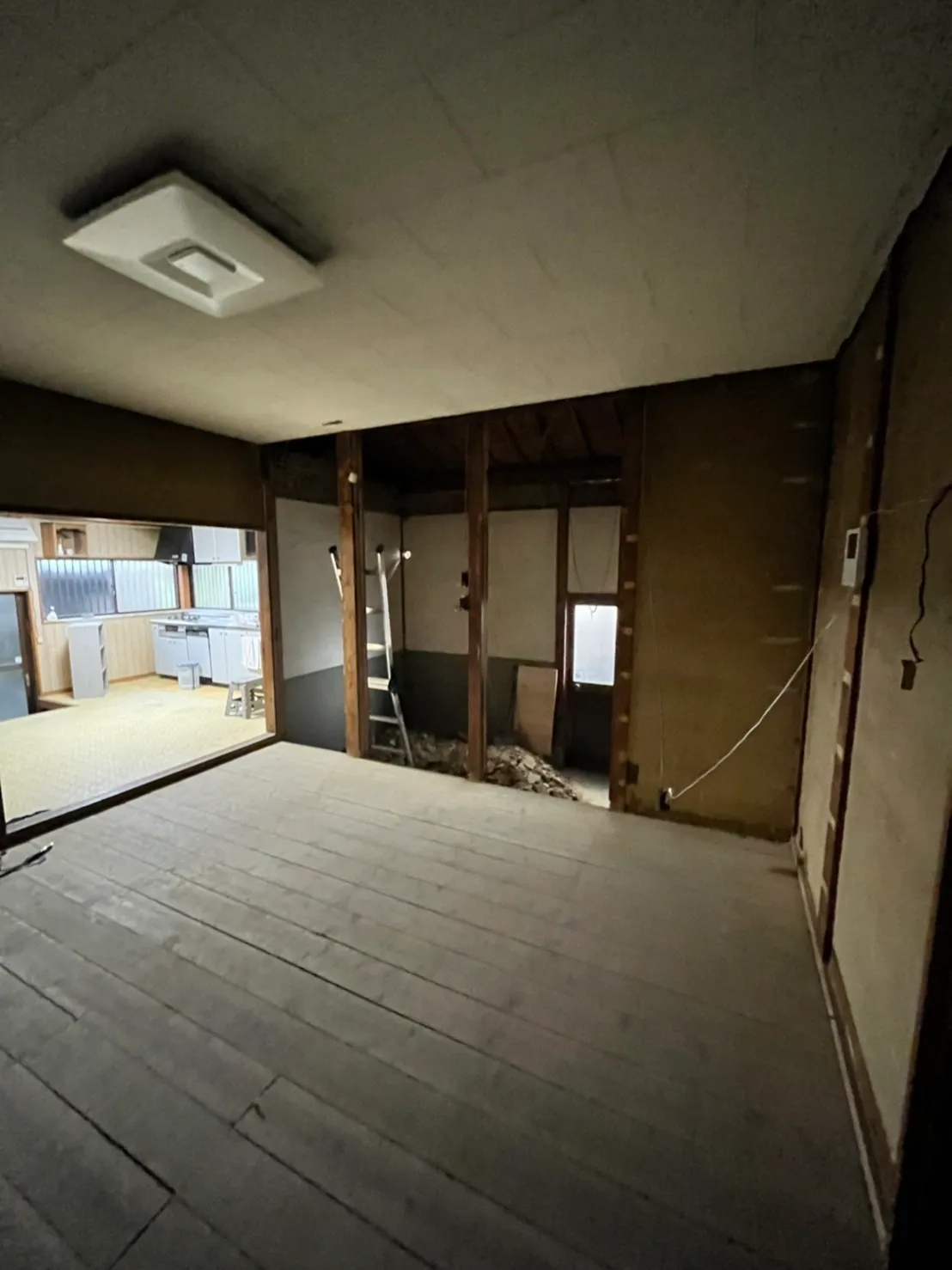 古民家のリフォーム中の写真